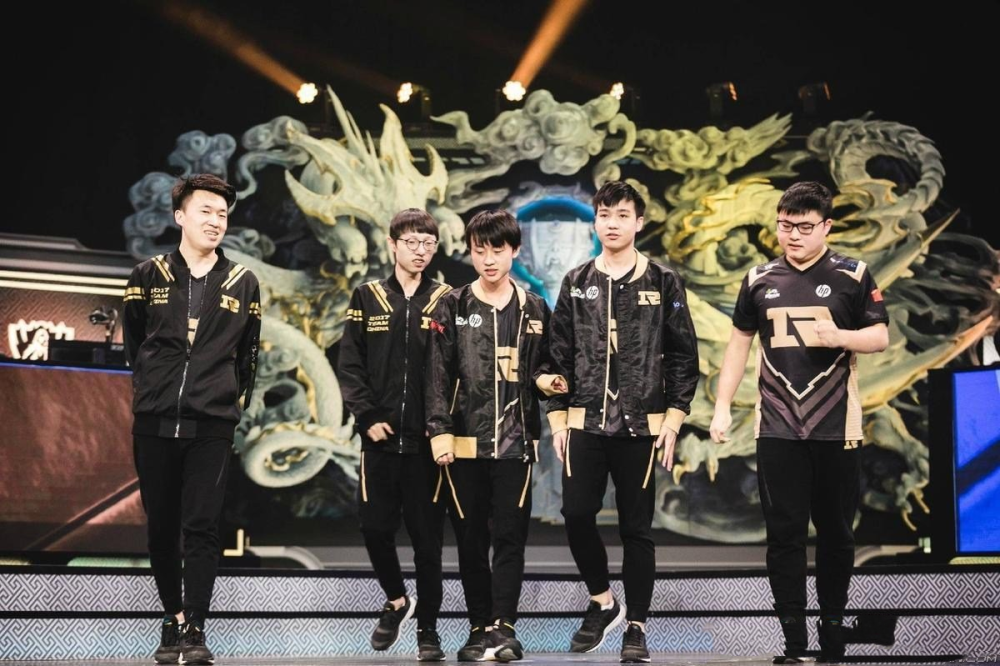 开云体育在线-BDS鏖战G2,Uzi送出助攻