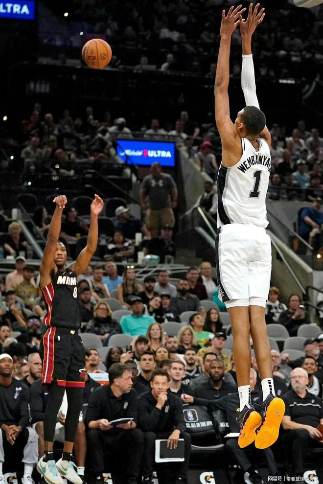 开云体育入口-关于尼日利亚男篮轻取马刺,米切尔爆发神勇的信息