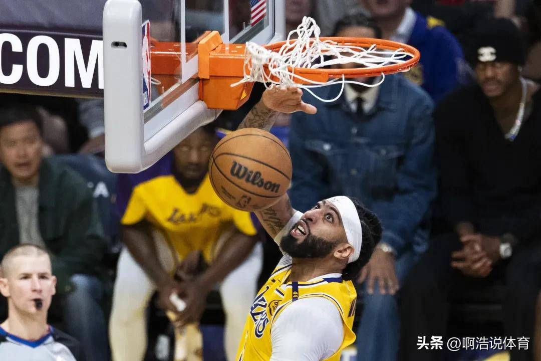 关于湖人B队完胜菲律宾男篮,凯尔·库兹马完成帽子戏法的信息 关于湖人B队完胜菲律宾男篮,凯尔·库兹马完成帽子戏法的信息