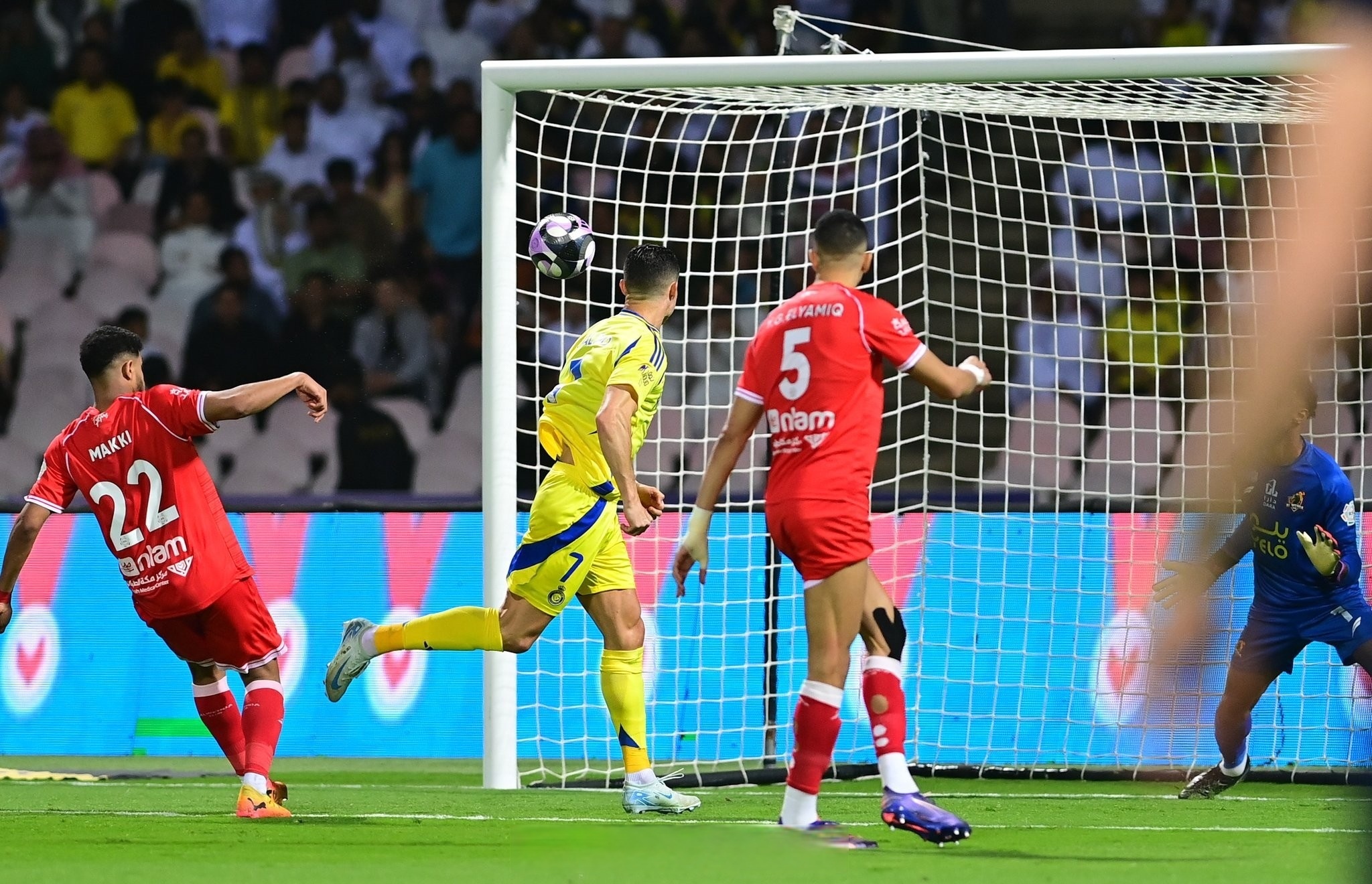 开云体育官网-包含白银C罗助攻破门,引领球队登顶的词条