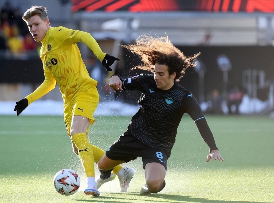 包含曼联逆转击败劲旅,球员斩获绝杀进球的词条 包含曼联逆转击败劲旅,球员斩获绝杀进球的词条