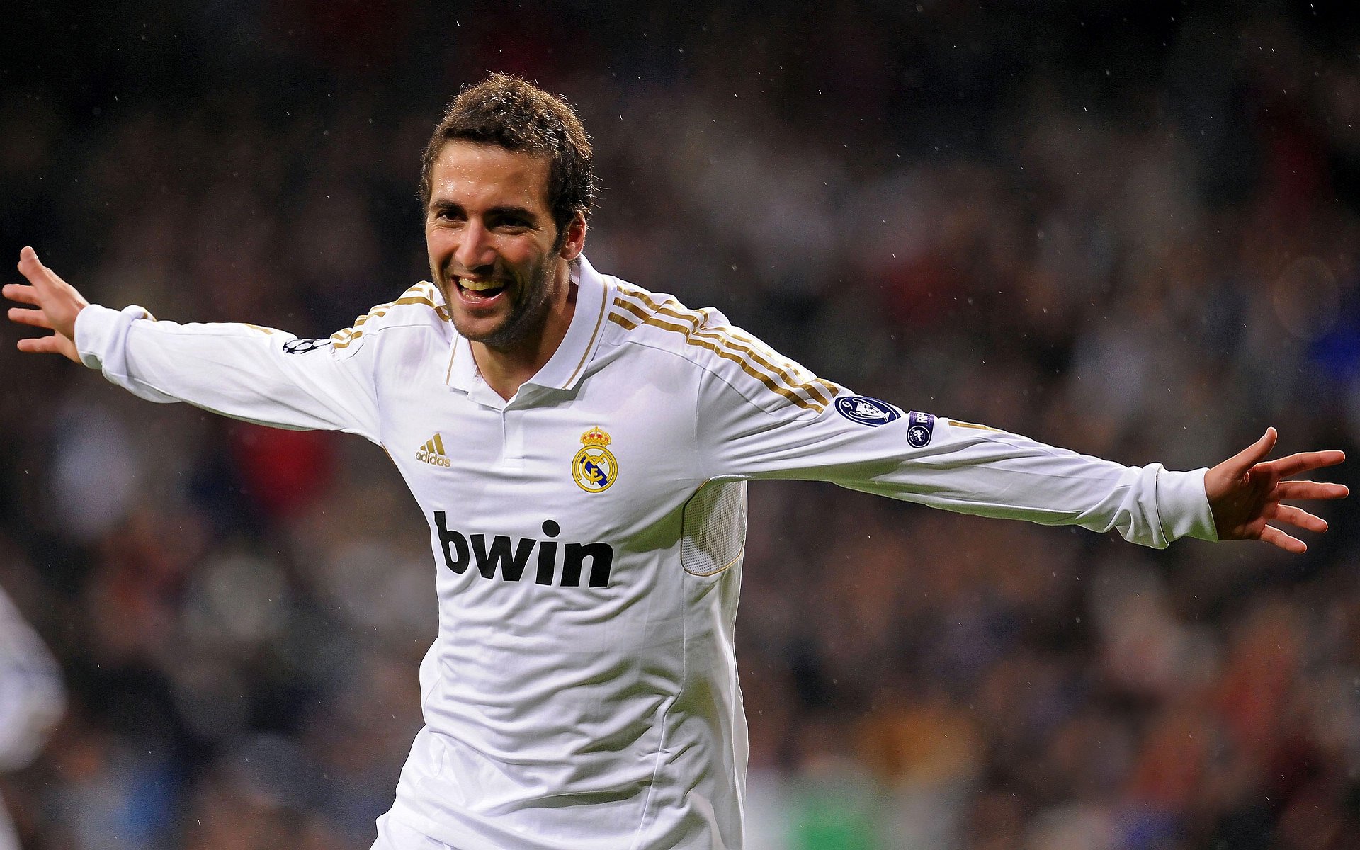 橙蓝狂潮不可阻挡，雷诺轻取阿斯顿马丁，汉密尔顿重燃冠军之火